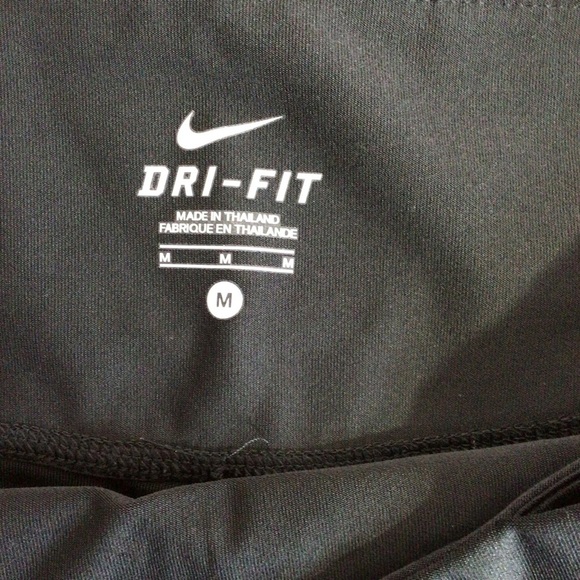Nike Dri-Fit Black and Blue Cropped Leggings - Size Medium - Picture 6 of 8